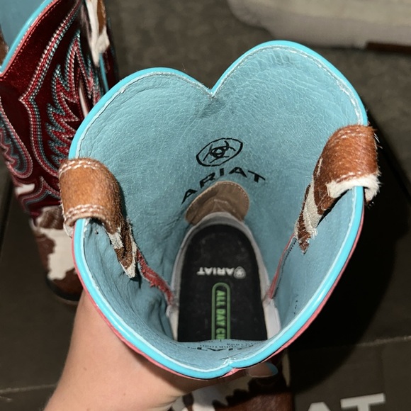 Ariat Western Boots with Cow Print and Vibrant Accents - Picture 3 of 8